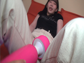 笑うと目がなくなっちゃう癒され笑顔のOLさん ムッチリデカ尻で敏感体質 絶倫巨根にドハマりしてめちゃくちゃイカされた サンプル動画サムネイル